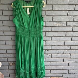 White House Black Market Emerald Green Midi Dress